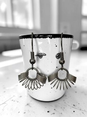 5 For $25💫Alternative Gunmetal Coiled Spring Dangles Earrings